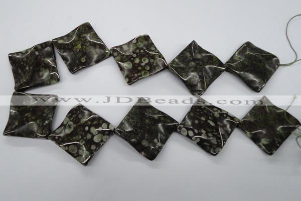 CTW320 15.5 inches 30*30mm wavy diamond green dalmation jasper beads